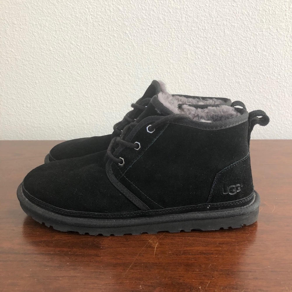 UGG Mens Short Boots Size 9 - black suede